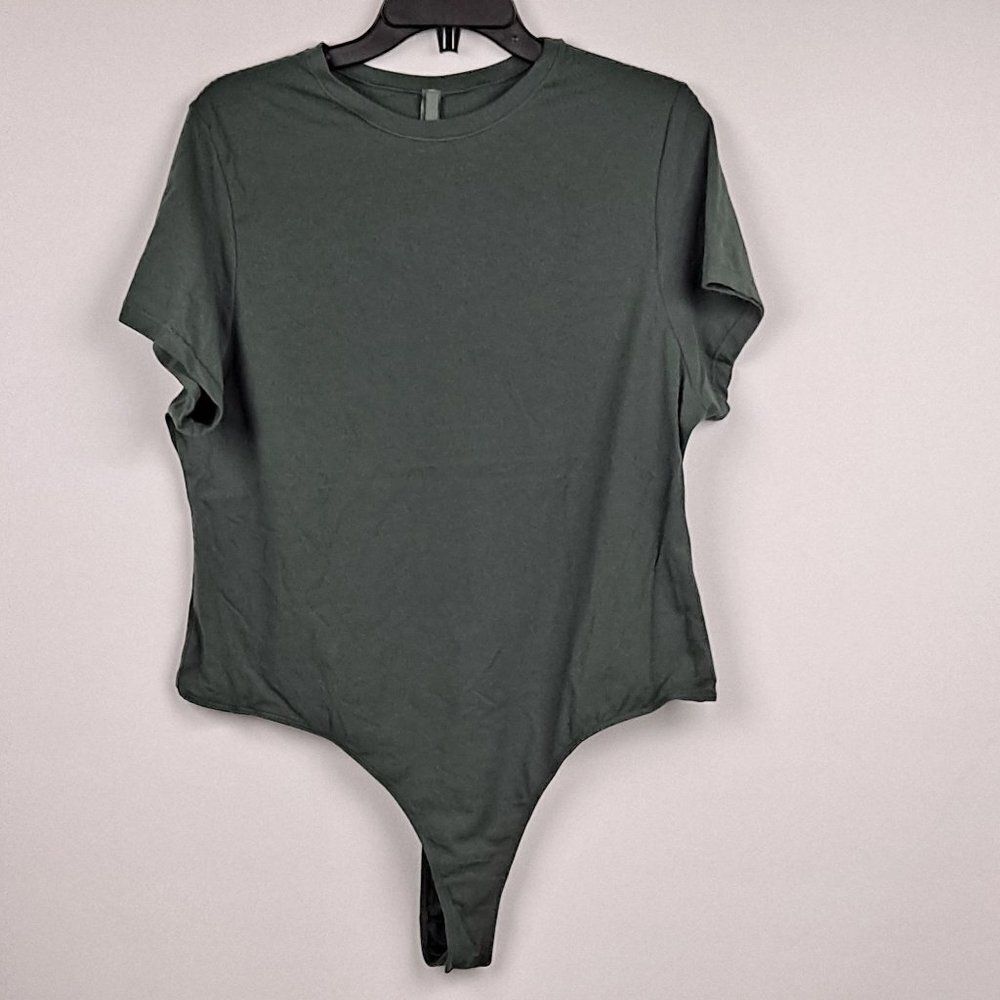 SKIMS ladies bodysuit NWT